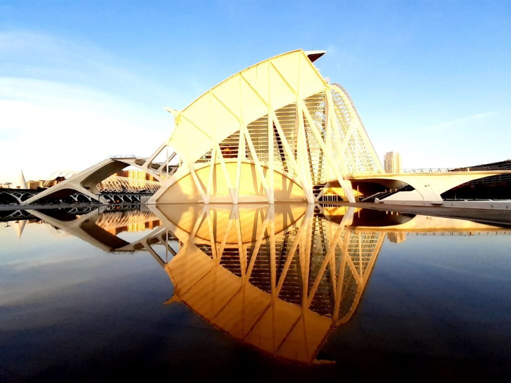 Museo delle Scienze di Valencia. Cosa vedrai dentro? 🚀 1 museo delle Scienze di Valencia