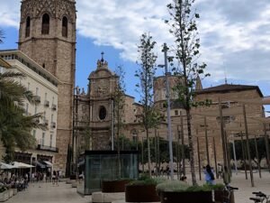 plaza de la Reina